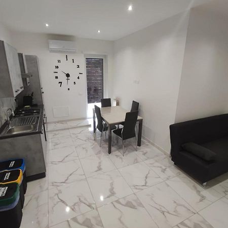 Intero Appartamento Casa Vacanze "Il Pino" Roma Infernetto Bagian luar foto